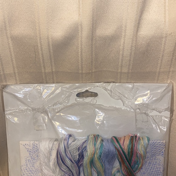 Vintage Crewel Embroidery Kit - Picture 5 of 8